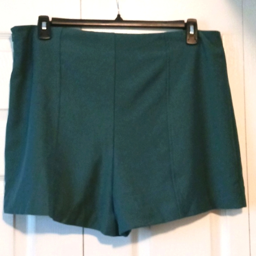 J.O.A. Dressy Shorts with Front Gold Button Detail Size XXL Dark Teal - Picture 4 of 10